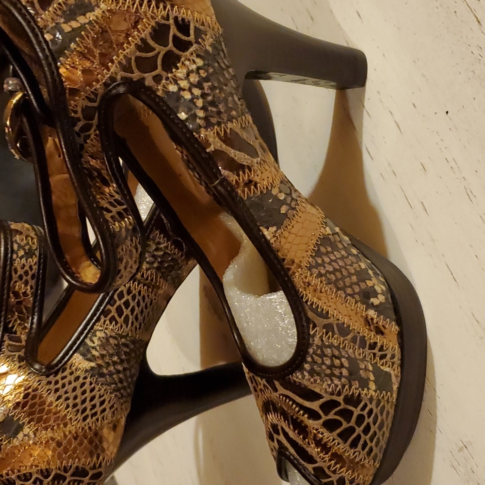 Platform Peeptoe - Picture 2 of 5